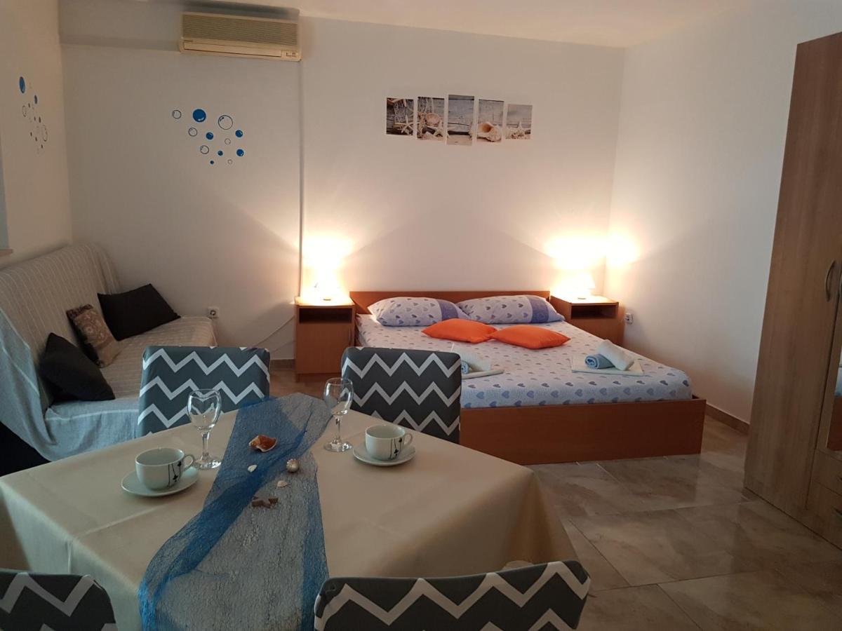 Apartments With A Parking Space Novalja, Pag - 6504 Kültér fotó